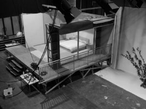 Ruben Bellinkx, The Black Sun (Drones) 2022, filmset. Courtesy Ruben Bellinkx, Galerie Maurits van de Laar