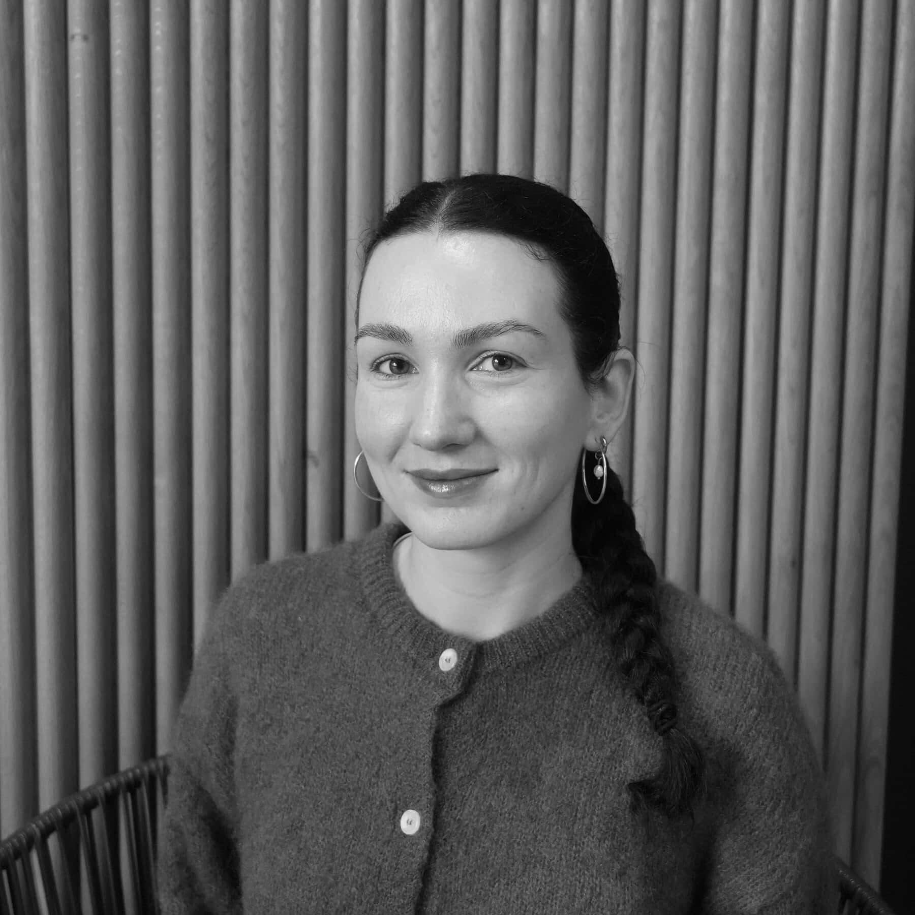 Portrait Ysée NB carré light